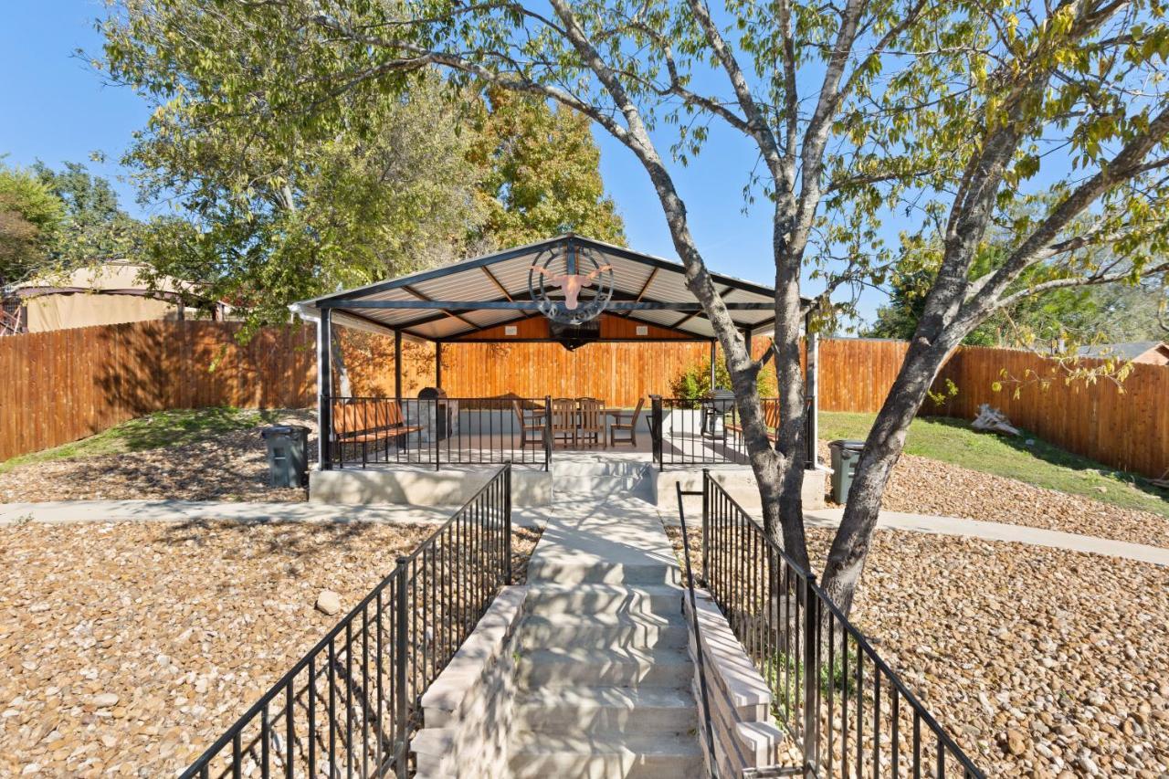 Cyc Eclectic Back House With Bbq Gazebo Villa Сан Антонио Екстериор снимка